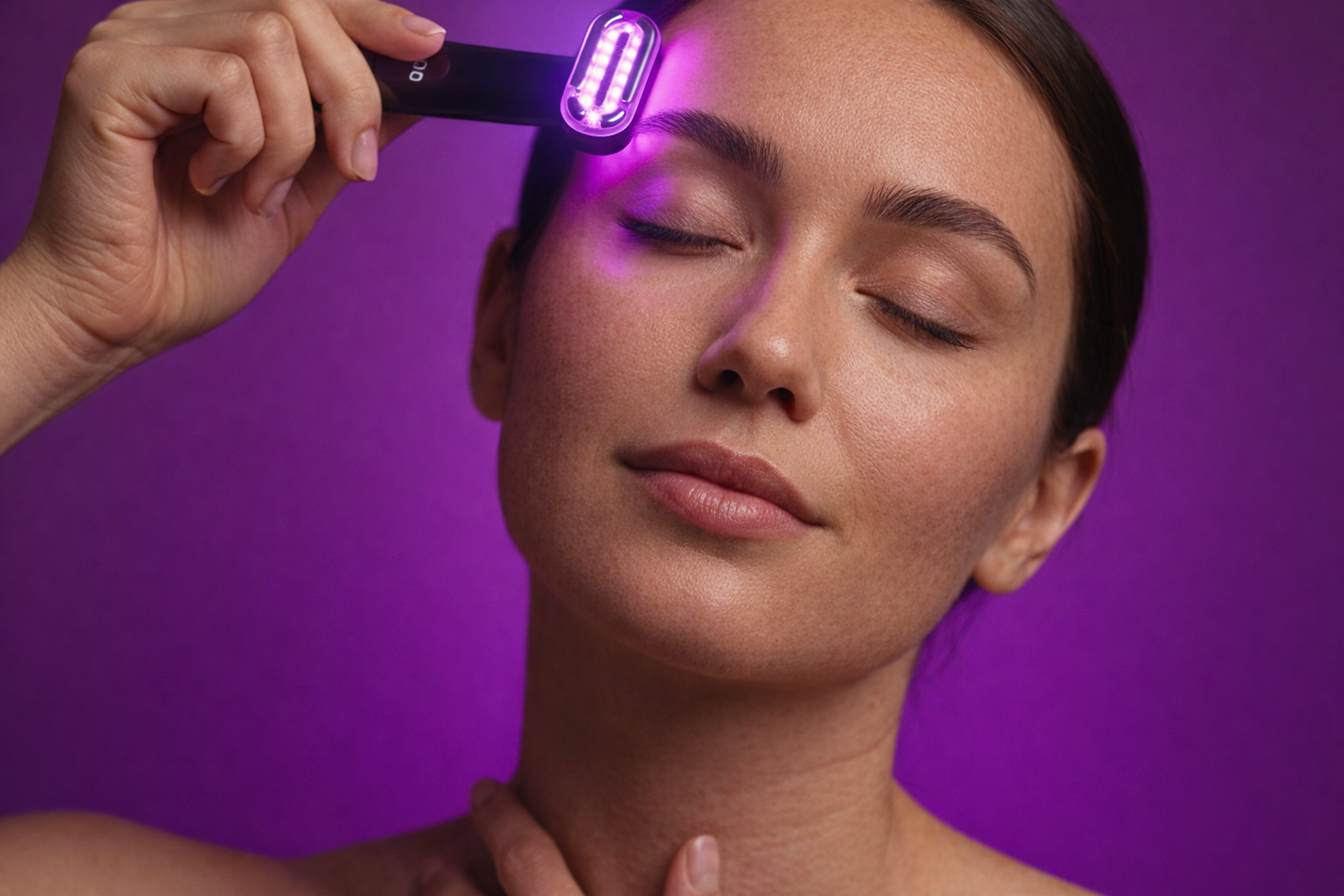 Aura Sweden 5-in-1 LED Beauty Wand in use